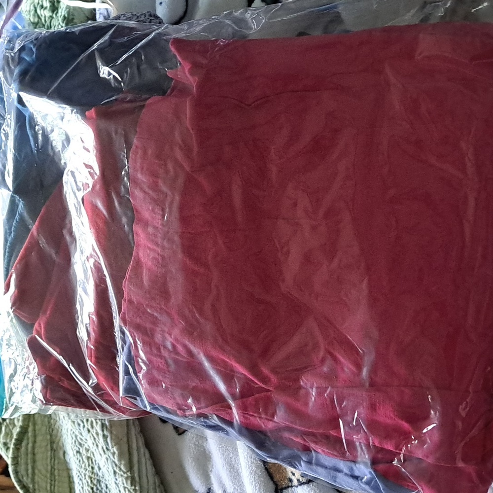 Bundle of ladies scrub tops and scrub pants sizes xs,s,m 20-25 sets